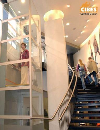 楼梯边装置电梯