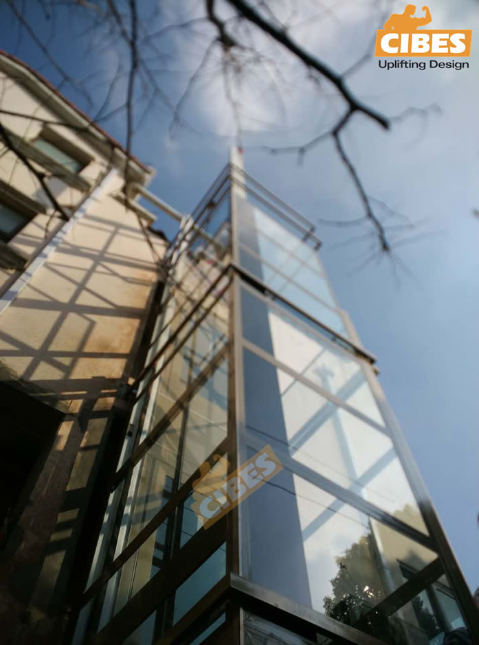 Cibes户外旅行电梯装置于上海