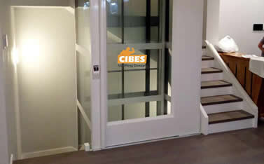 CIBESA5000装置于楼梯中心-大连家用电梯案例 201607