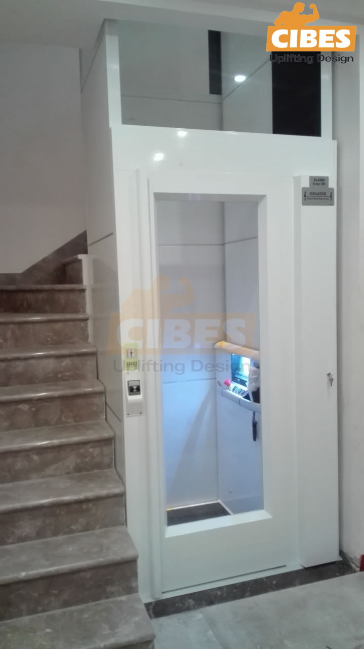 Cibes A4000小型家用电梯装置于成都
