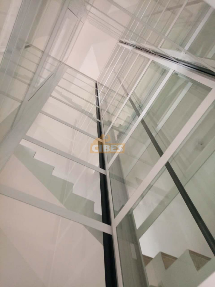 福建厦门CIBES电梯装置完成