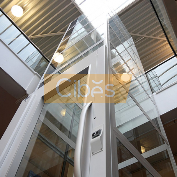 CIBES周围玻璃井道