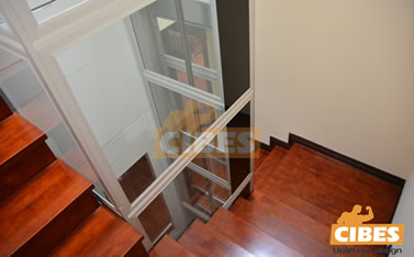 怎样装置一台小型家用电梯