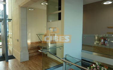 三种驱动系统的家用电梯比照