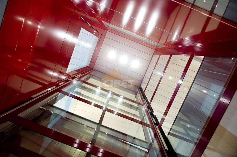 A lift in an old firestation - 我的网站