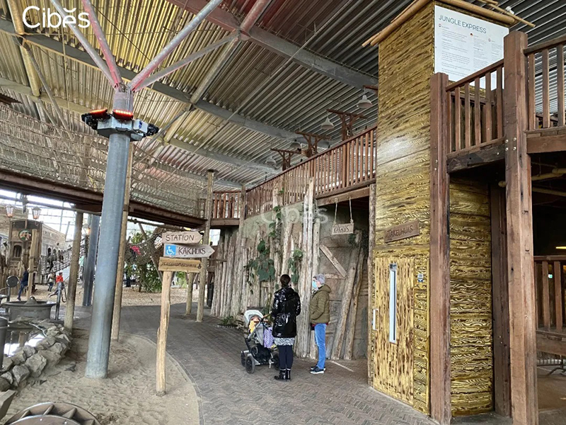 熊猫馆内的cibes电梯