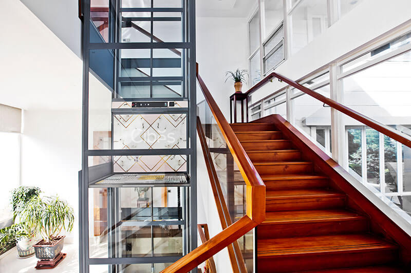 别墅楼梯中心电梯
