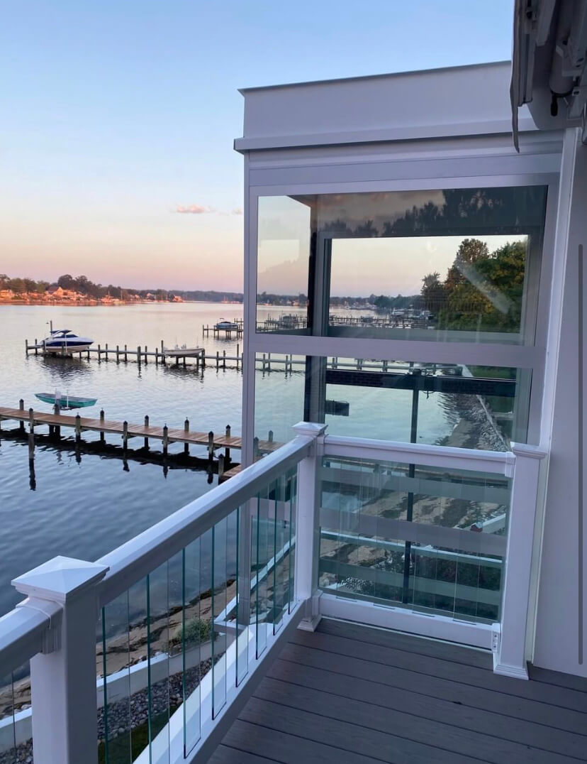 USA lift in Maryland with view on the water