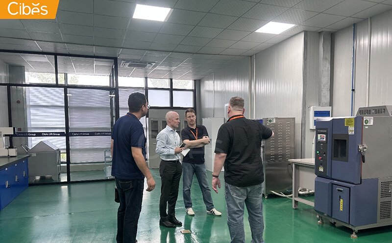 大发500电梯集团总裁到访中国浙江嘉兴工厂及上海展厅