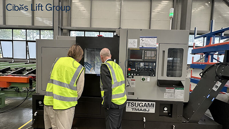 董事会到访嘉兴工厂