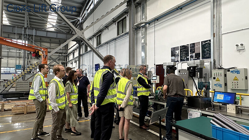 董事会到访嘉兴工厂