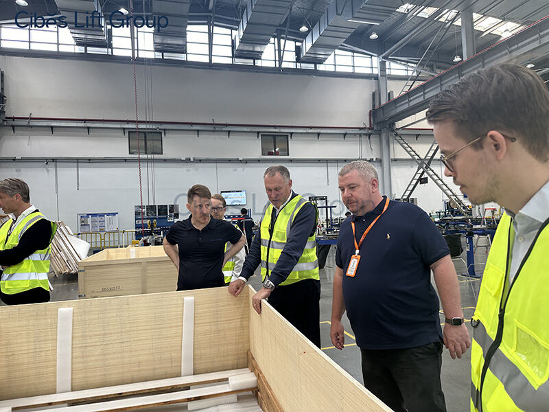 董事会到访嘉兴工厂